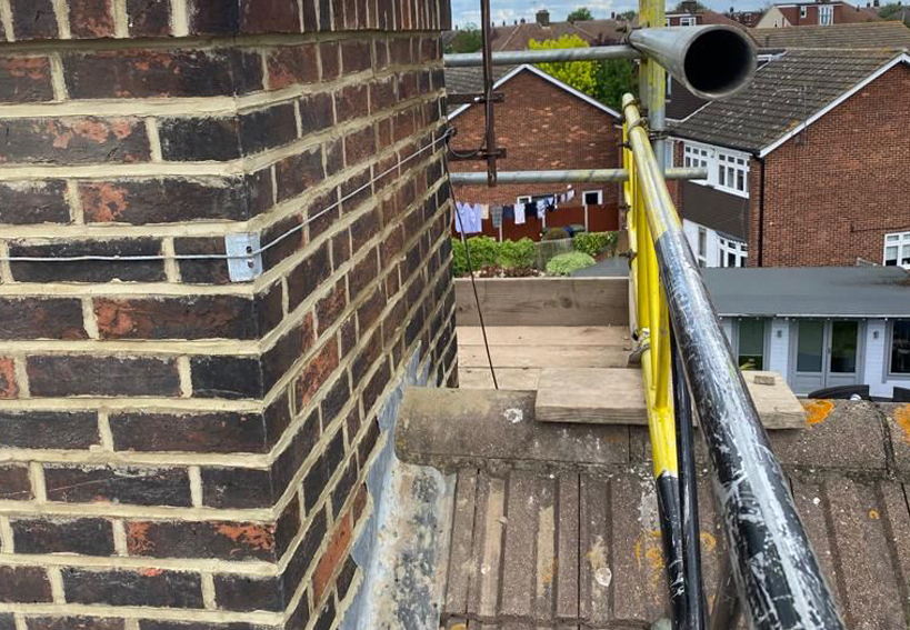Chimney repointing costs in Hainault 